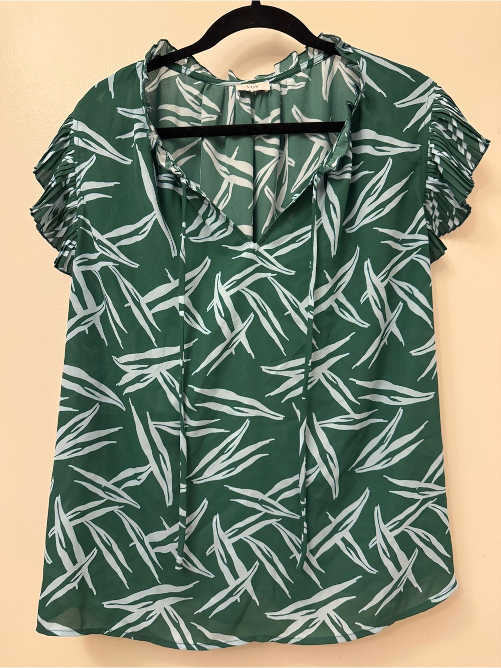 Voy dressy Green V-Neck flutter Sleeve Blouse Wantable